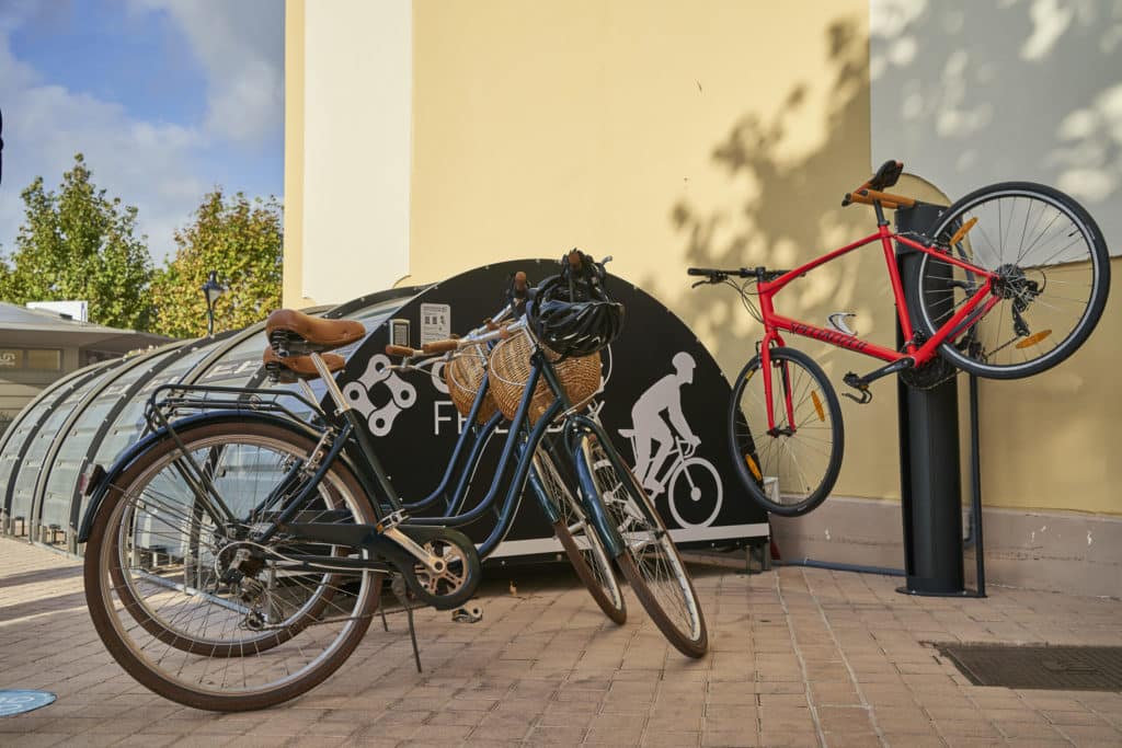 Parking de bicicletas cubierto en Mallorca Fashion Outlet
